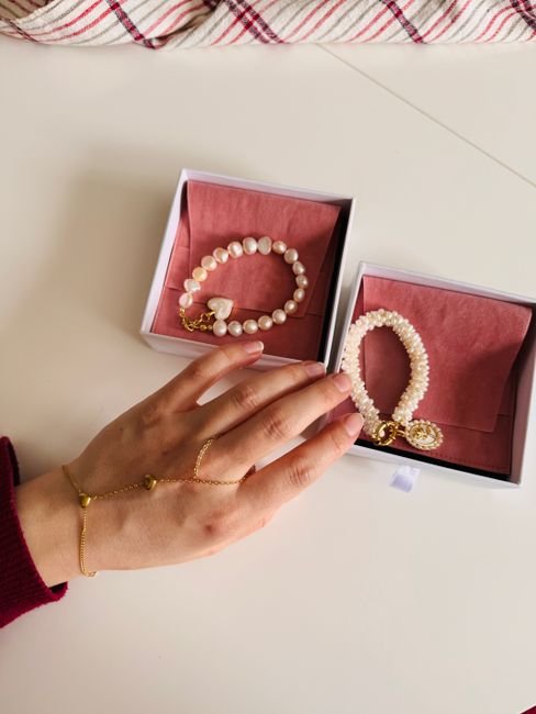 Gold bracelet